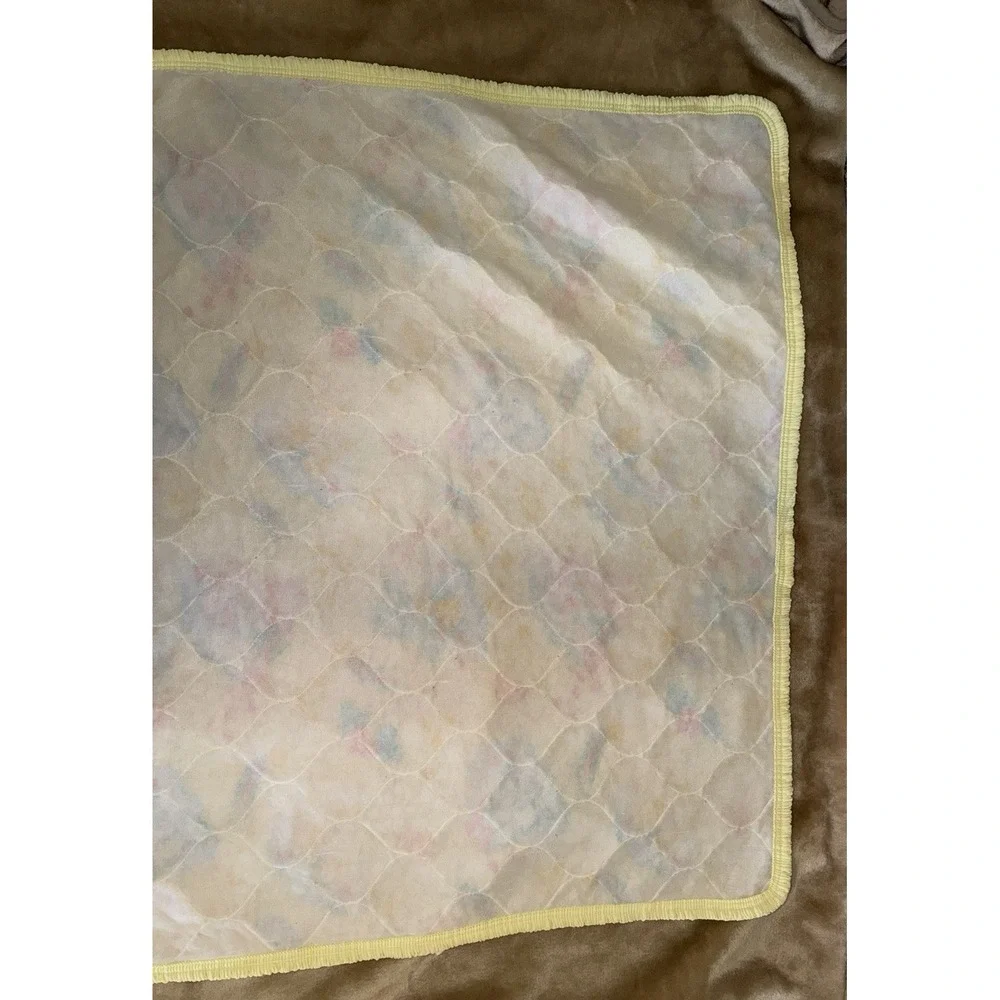 Vintage Care Bears Quilt Yellow 1983 Comforter Coverlet Curity